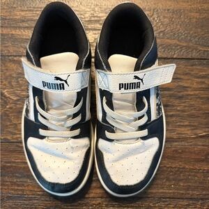 Puma Black and Blue Athletic Shoes